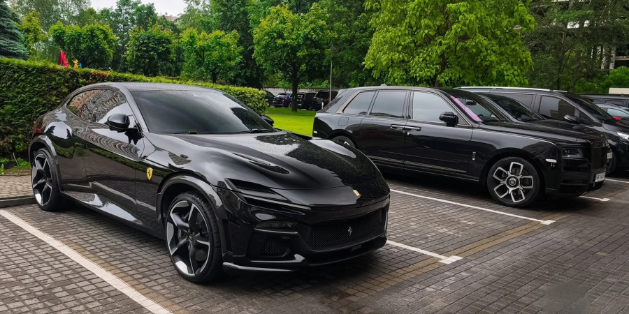 Незважаючи на падіння інтересу до преміальних авто, український автопарк і далі поповнюється унікальними моделями.