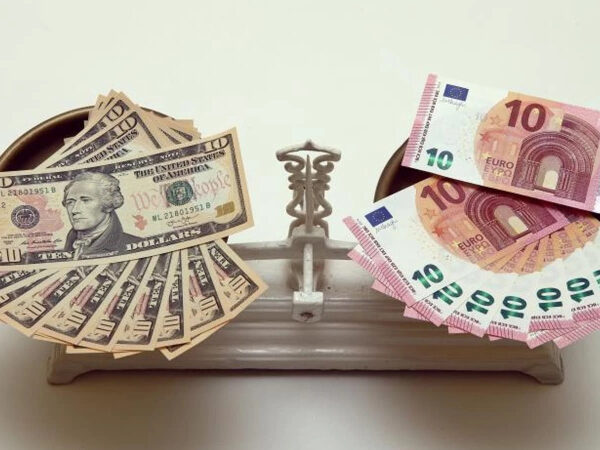 Банкір прогнозує, що долар сягне 45,70 грн, а євро — 52,50 грн у серпні — Мінфін