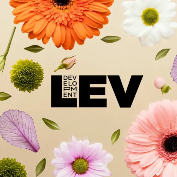 Великодні розпродажі від LEV Development!