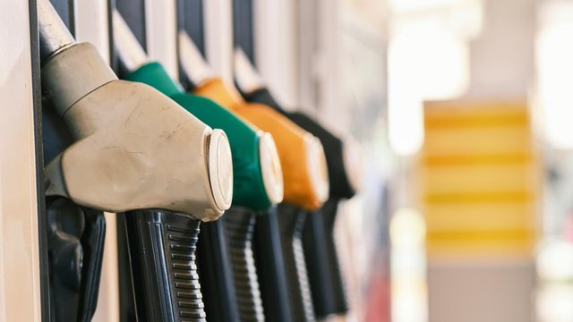 Дизель подорожчав до 100 грн/л: експерти прогнозують зростання цін