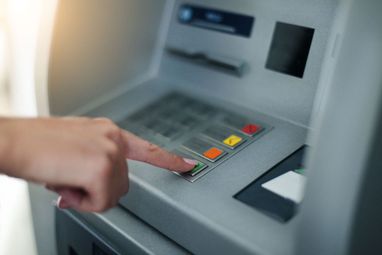 Банкомат чи термінал самообслуговування «з’їв» ваші гроші: як діяти