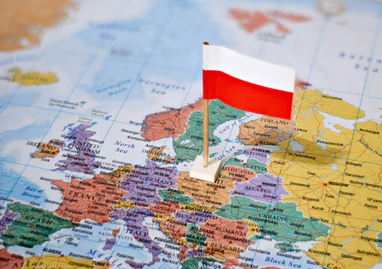Які українці в Польщі мають оновити свої документи до 31 серпня