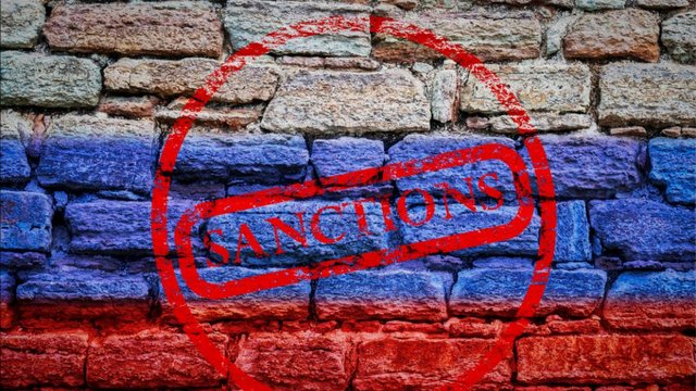 ЄС запровадив санкції щодо 33 росбанків із забороною на SWIFT