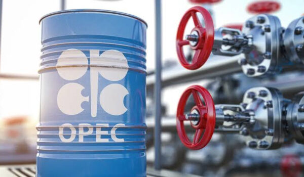 Країни ОПЕК+ домовилися збільшити видобуток нафти: чи надійде вона на ринок — Мінфін