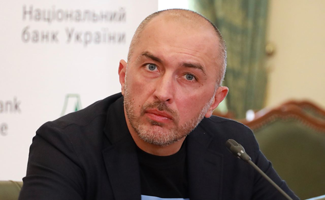 Верховна Рада викликала на засідання у четвер, 20 серпня, на 11.00 голову Національного банку Андрія Пишного для доповіді щодо ситуації довкола державного Сенс Банку.