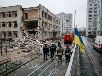 Київ школа пошкоджена обстріл розбиті вікна