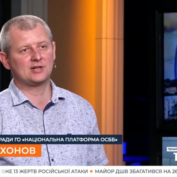 Багатоповерхові будинки Києва повинні готуватися до зимового періоду: хоча б один генератор, — наголошує Мінфін.