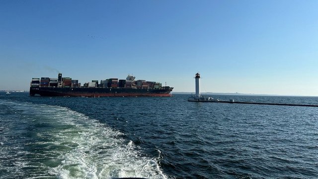 Аналітики оцінюють негативний вплив блокади українських портів в 0,6-0,9% ВВП, вказують на загрозу втрати деяких експортних ринків