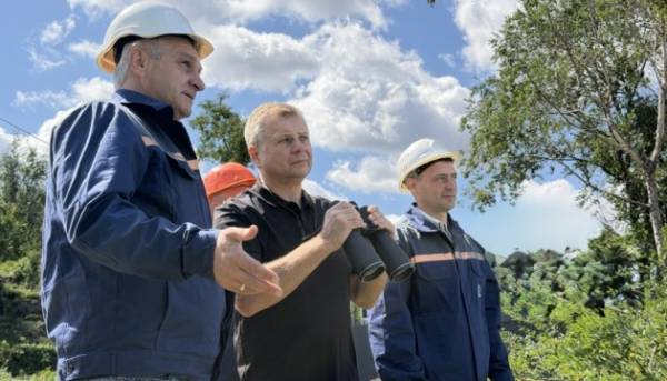 Унікальна операція: на Запоріжжі відновили пів кілометра лінії електропередач через Дніпро