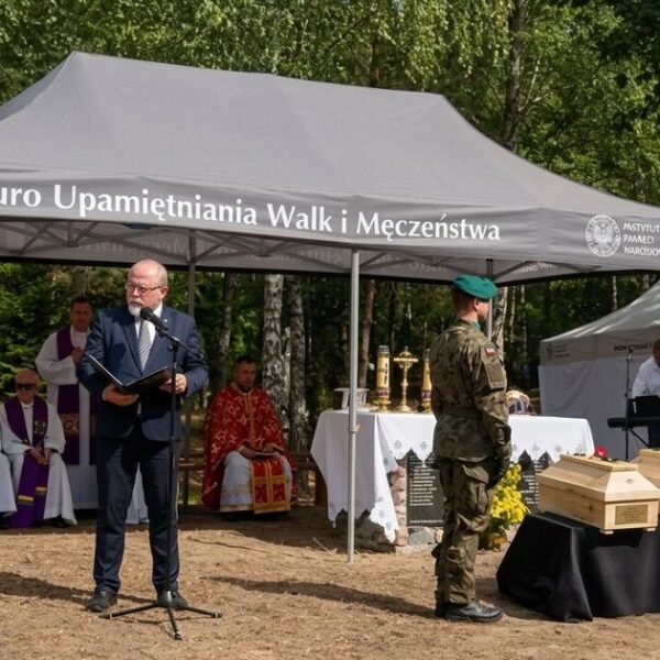 Польща перепоховала 55 жертв Волинської трагедії, прагнучи знайти ще 300.