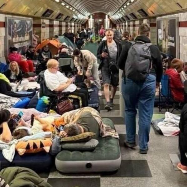 Не бійся” зашкодить: 5 фраз, яких не слід казати дитині під час обстрілів