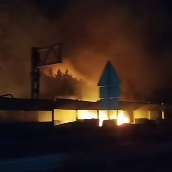 Дорогу М-06 Київ-Чоп заблоковано через вибухи: є два шляхи об’їзду