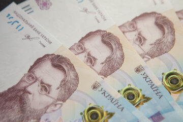 Гроші, гривні, виплати допомога