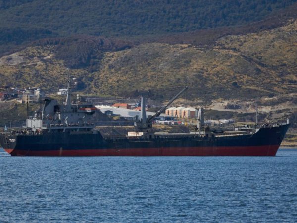 Видання FT повідомляє, що Джей Ді Венс закликав Україну утриматися від нападів на танкери в районі Новоросійська.