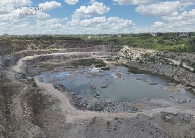 На Кіровоградщині викрили схему незаконного видобутку граніту, яка завдала державі збитків на 1,55 мільярда гривень.