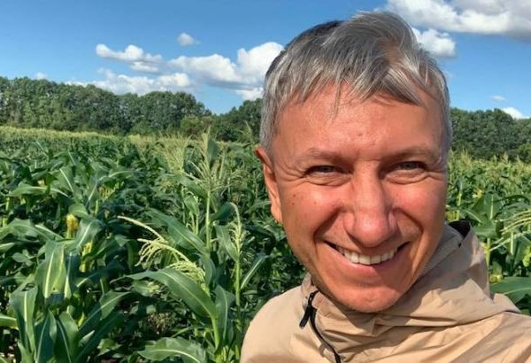 В Україні аграрій вирощує кукурудзу з підвищеним вмістом білка та білим зерном — КУРКУЛЬ