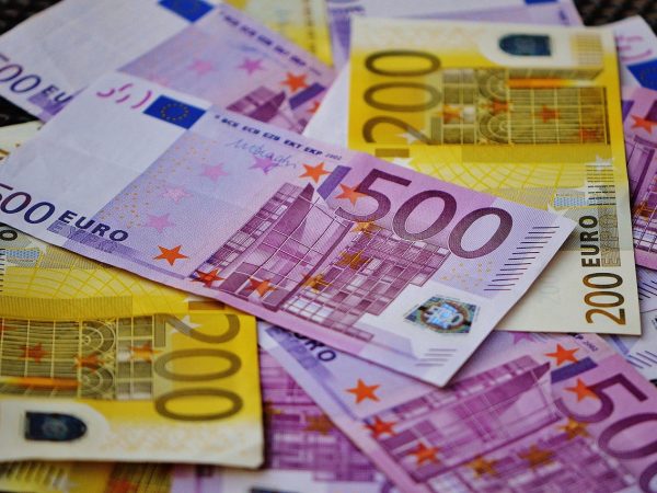 Європейська валюта суттєво втратила вартість на міжбанківському ринку, повідомляє Міністерство фінансів.