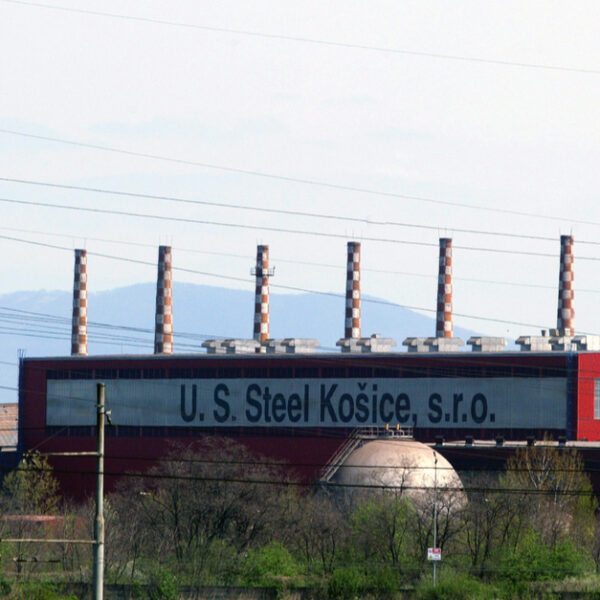 US Steel Kosice у першій половині року зменшила випуск сталі на 7% порівняно з минулим роком.