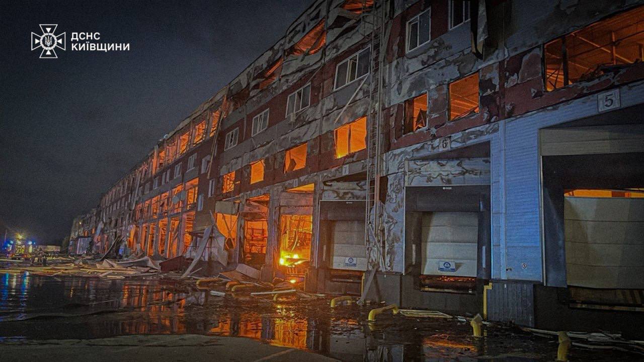 Після знищення розподільчих центрів і складів найбільші мережі супермаркетів вирішили переглянути умови співпраці з постачальниками.