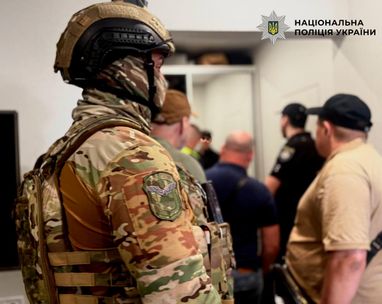 У столиці викрито кол-центр, що обманював чехів, пропонуючи сумнівні криптоінвестиції.