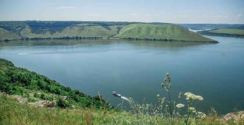 Більшість українських річок потерпають від тривалого низького рівня води