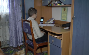 Робоче місце школяра. Фото: скрін youtube
