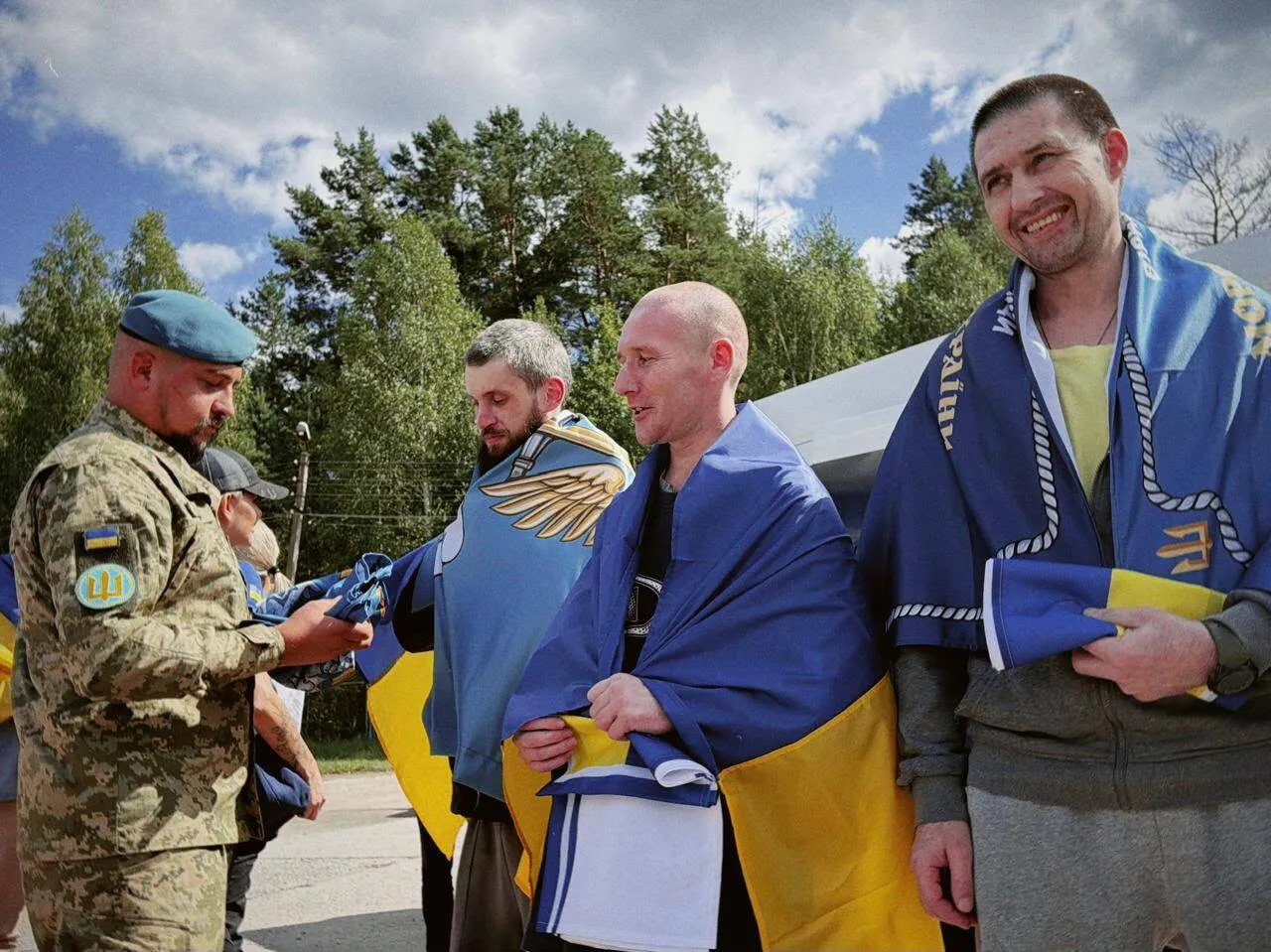Зеленський заявив про повернення в Україну десяти військових через Білорусь