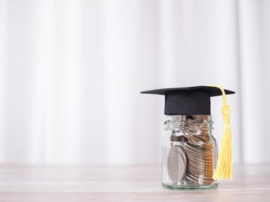 Як студенту ефективно керувати фінансами