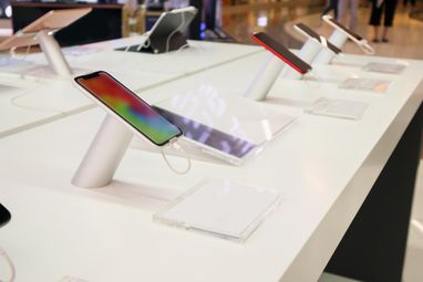 Європейські країни розпочали аналіз міцності смартфонів на випадок падіння.