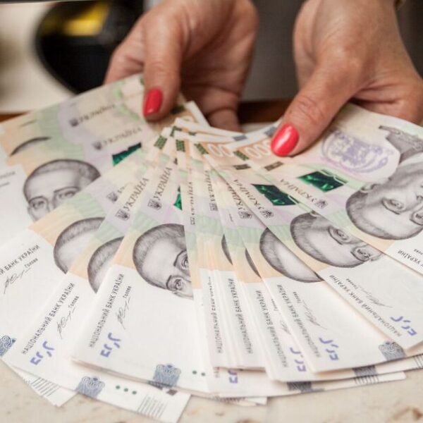 Українцям доступні вакансії із заробітком до 60 тисяч гривень: як знайти таку роботу і які спеціалісти потрібні