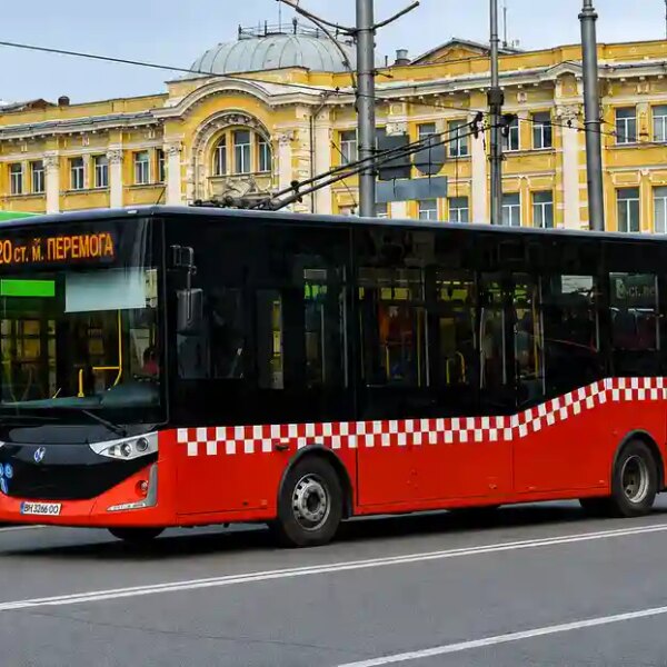Водій відмовив пенсіонеру у пільговому проїзді: куди звертатися та що писати.