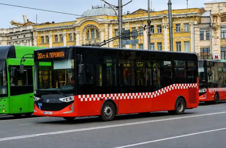 Водій відмовив пенсіонеру у пільговому проїзді: куди звертатися та що писати.