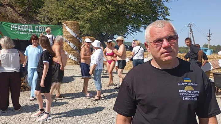 Ініціатором встановлення рекорду був Андрій Балабух.