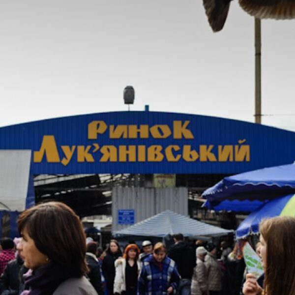 Власник Лук’янівського ринку мовчить три місяці після російської атаки: ринок можуть не відновити