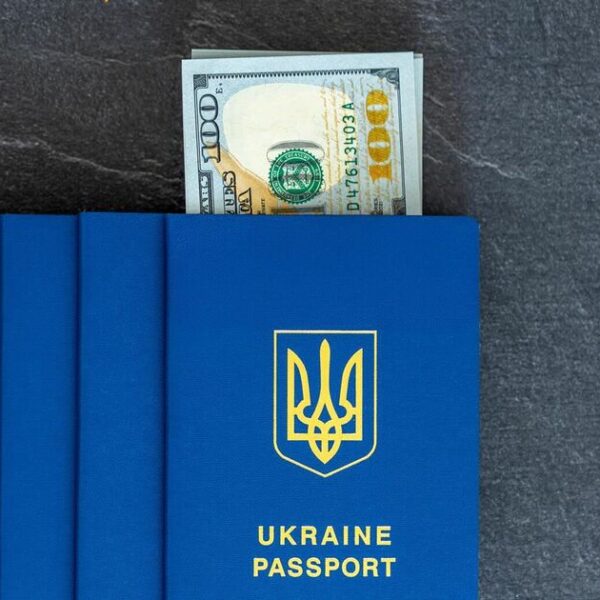 Українським громадянам в країнах Євросоюзу змінили порядок отримання документів: про які нововведення варто знати