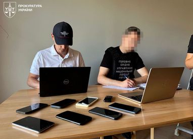 Правоохоронці виявили шахраїв, які займалися криптомахінаціями, привласнивши понад 40 мільйонів гривень.