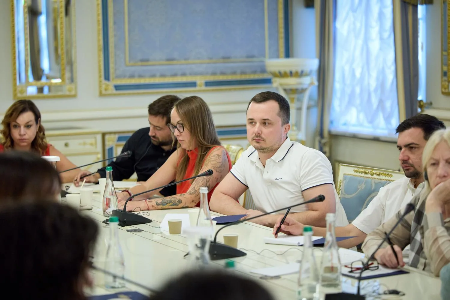 Президент розповів журналістам про ситуацію на фронті