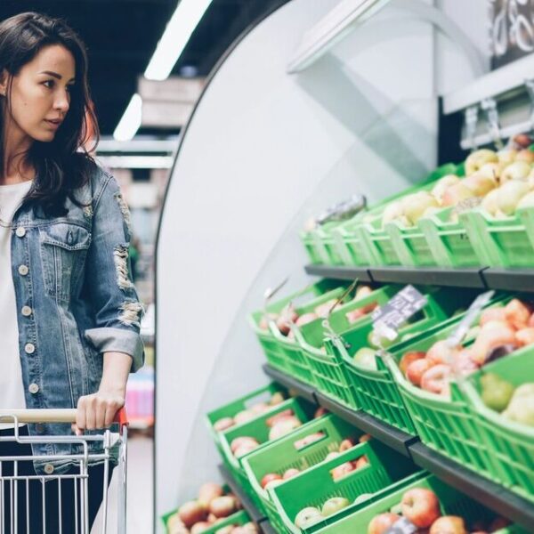 Сезонні продукти можуть “завалити” Україну: як це вплине на ціни