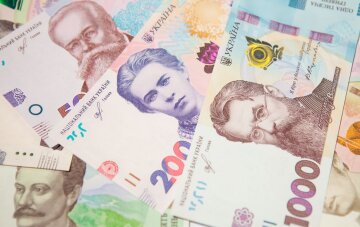 Банкноти гривні різних номіналів, гроші України