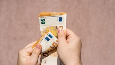 Європейський центральний банк надав прогноз щодо динаміки доходів мешканців Європи до 2027 року.