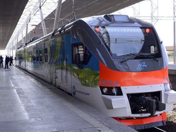 Росія може сплачувати Вірменії до 2 мільярдів доларів щорічно за використання залізниці.