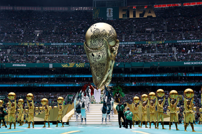 Після рекордного за комерційними показниками чемпіонату світу FIFA вирішила скористатися моментом і залучити приватний капітал до управління найціннішим футбольним активом планети.