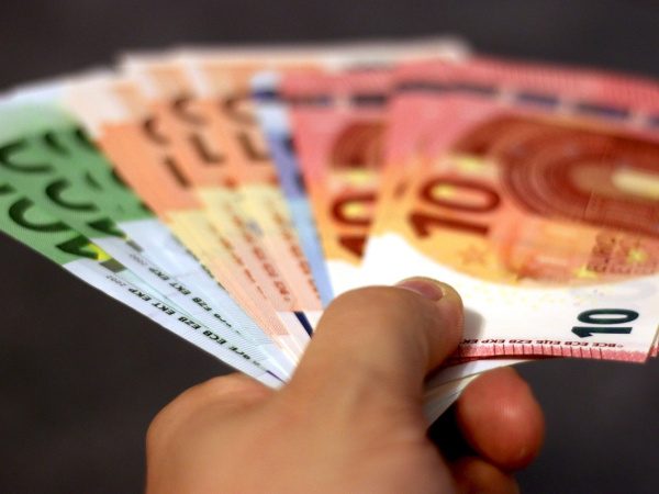 НБУ попередив про майбутнє прискорення зростання зарплат у єврозоні