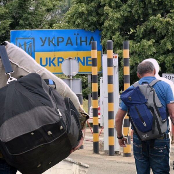 Українці масово залишають країну: понад 244 тисячі вже не повернулися