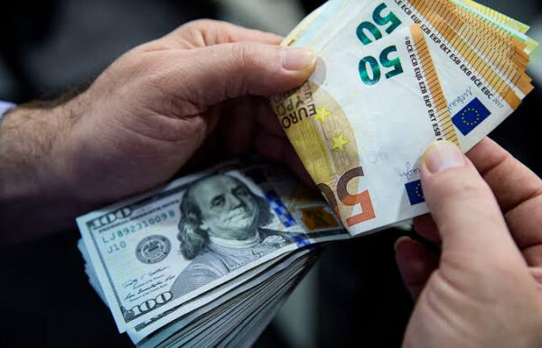 Курс долара та євро на 13 серпня, четвер — Мінфін