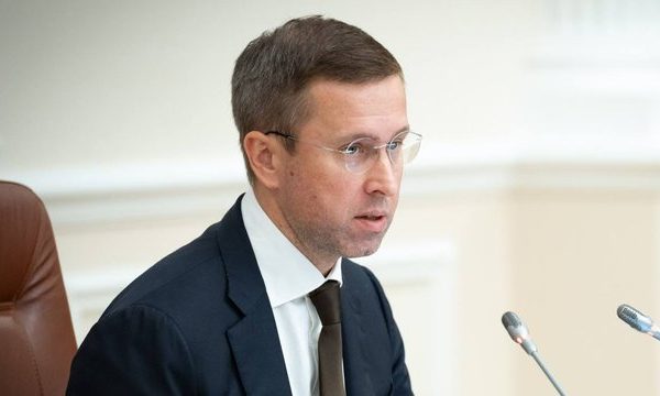 Корецький запропонує шляхи підтримки українського бізнесу та логістики – Зеленський