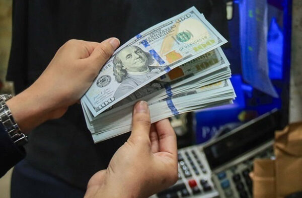Долар може досягти 49,9 гривень до кінця 2028 року, вважає KSE — Мінфін