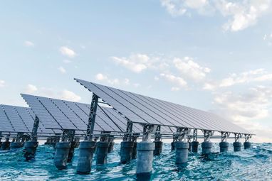 Сонячні панелі у кількості 13 тисяч встановлено в морі в Сінгапурі — причини