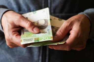 Хто може втратити субсидію або припинити отримання пенсії у 2026 році