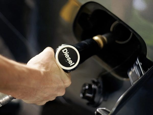 Заправні станції України встановлюють ліміт на продаж дизельного палива до 100 літрів: причини дефіциту пального (з доповненнями) — Мінфін